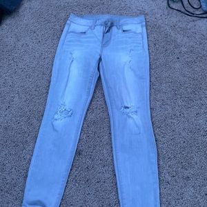 american eagle ripped jeans size 8